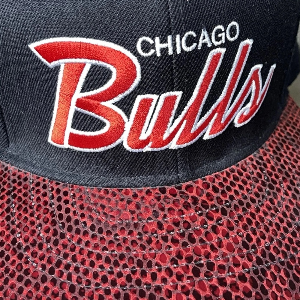 Chicago Bulls Mitchell & Ness Hat Red Faux Snakeskin Brim and Belt Strap NBA Cap - Picture 7 of 8